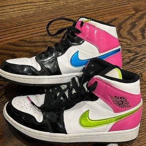 Jordan mid 9.5 women’s or 8 men
